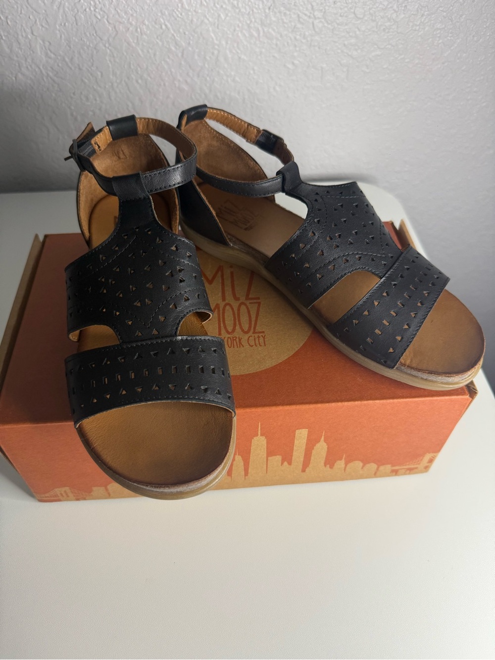 Miz Mooz Corvo Black Leather Sandals Size 39 / US 8.5 NEW In Box